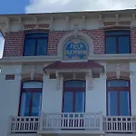 Christophe * 勒图凯－巴黎普拉日